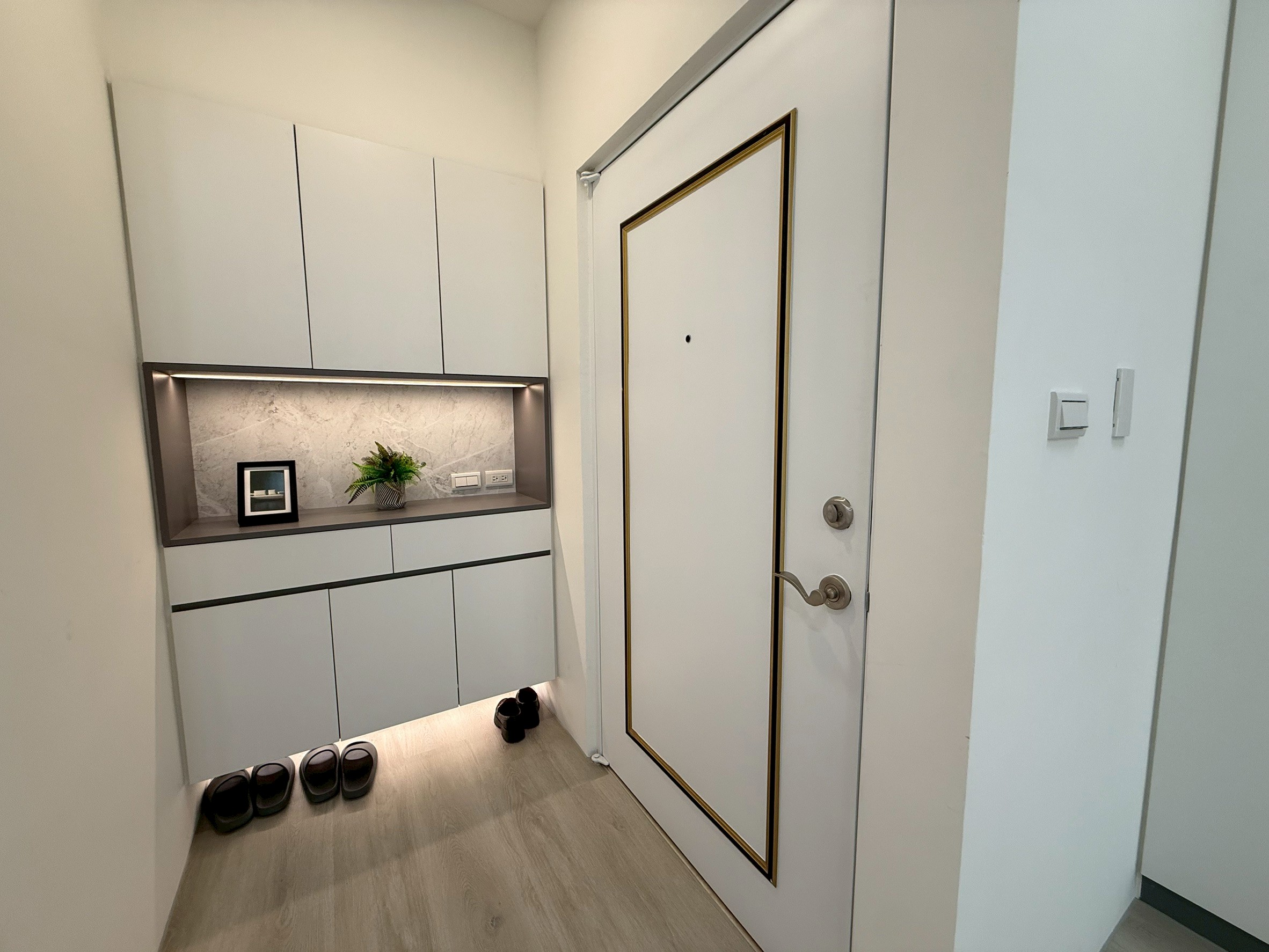 LINE_ALBUM_歸仁區中正南路一段120號六樓_251128_6