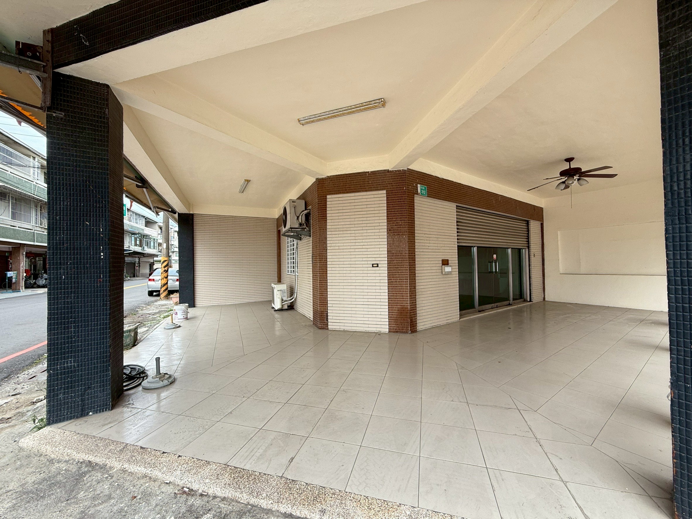 LINE_ALBUM_租件-民生路312號（透天）_250509_18