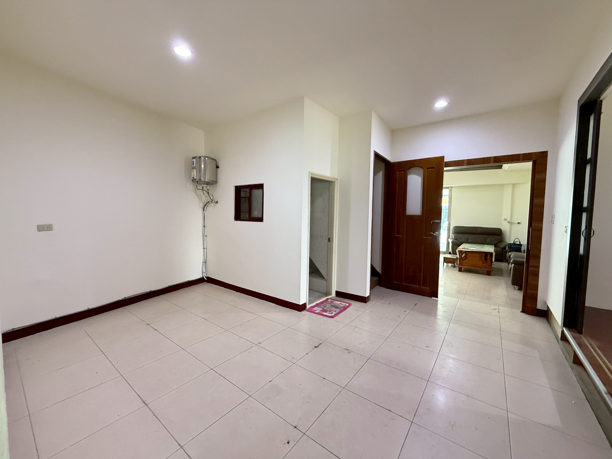 LINE_ALBUM_租件-民生路312號（透天）_250509_3