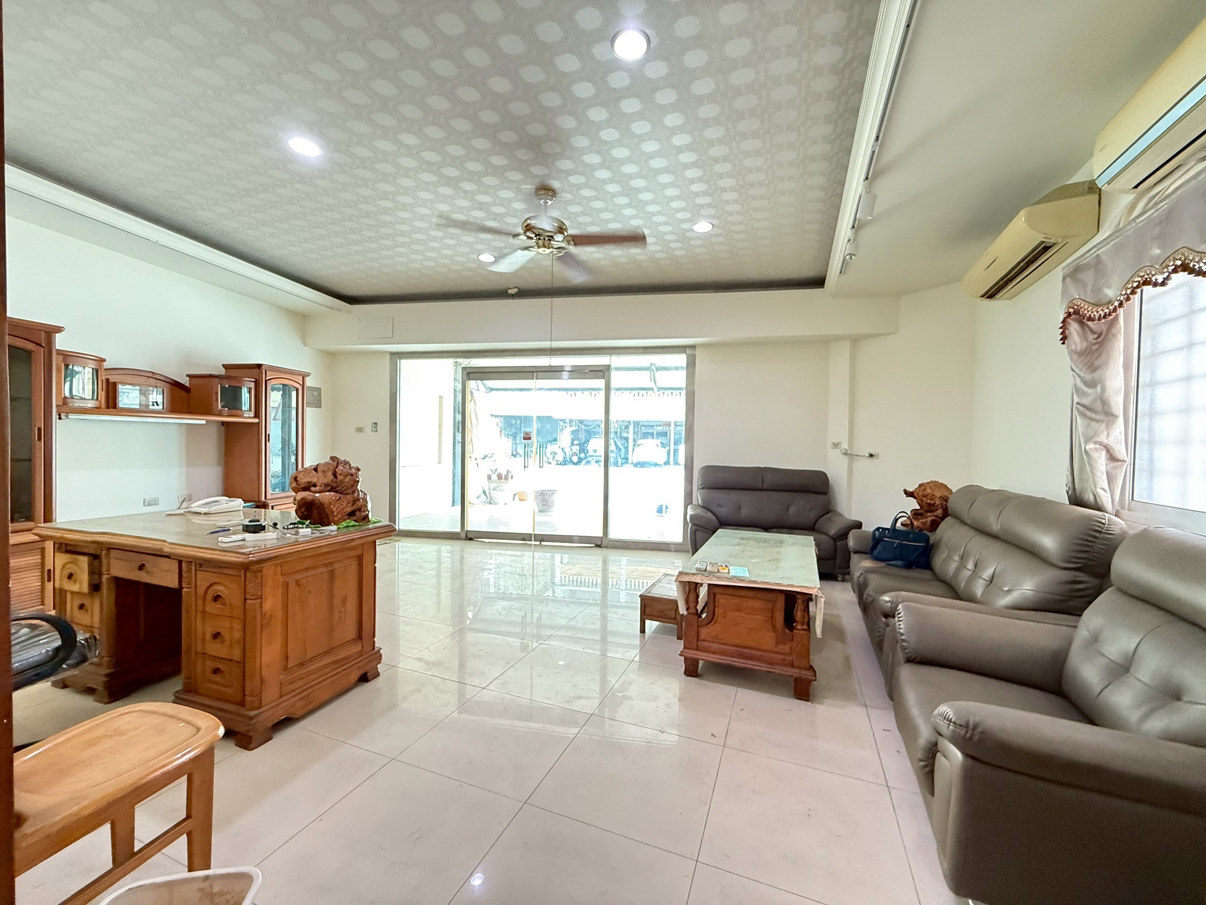 LINE_ALBUM_租件-民生路312號（透天）_250509_5