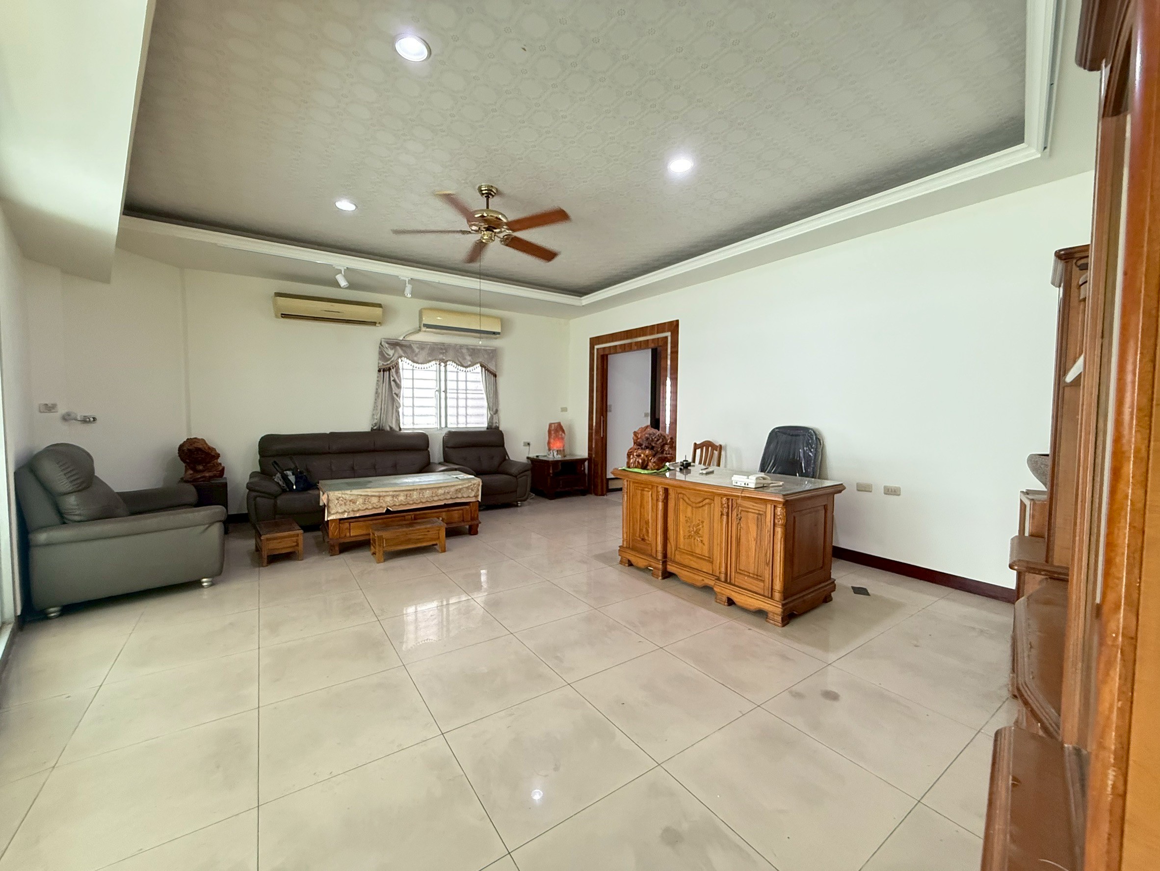 LINE_ALBUM_租件-民生路312號（透天）_250509_6