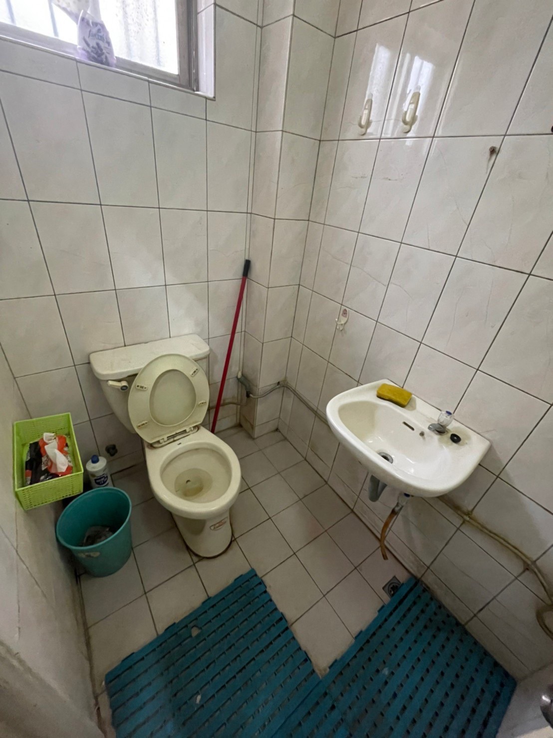 LINE_ALBUM_新市仁愛街28號透天_230407_4