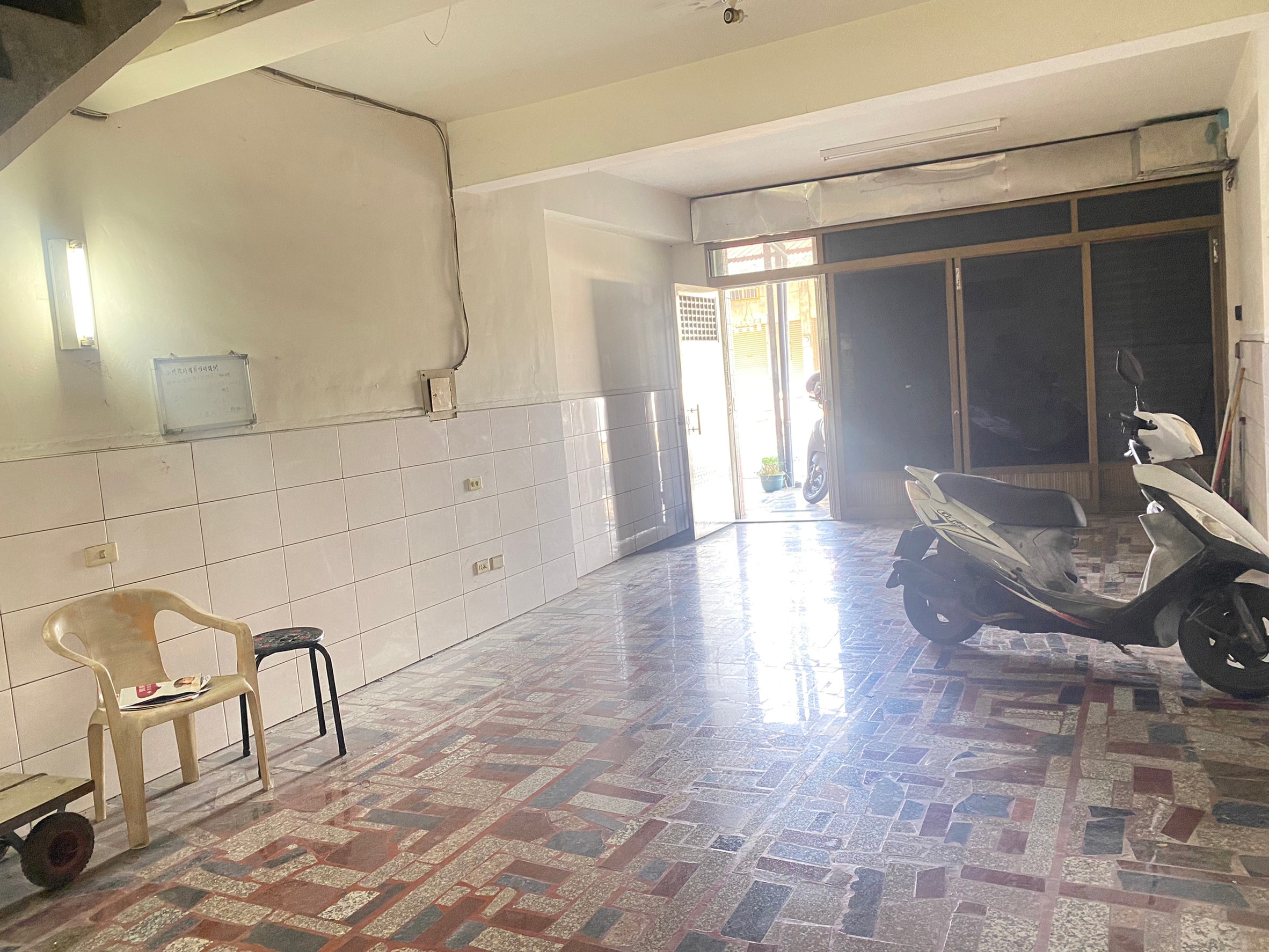 LINE_ALBUM_新市仁愛街28號透天_230407_8