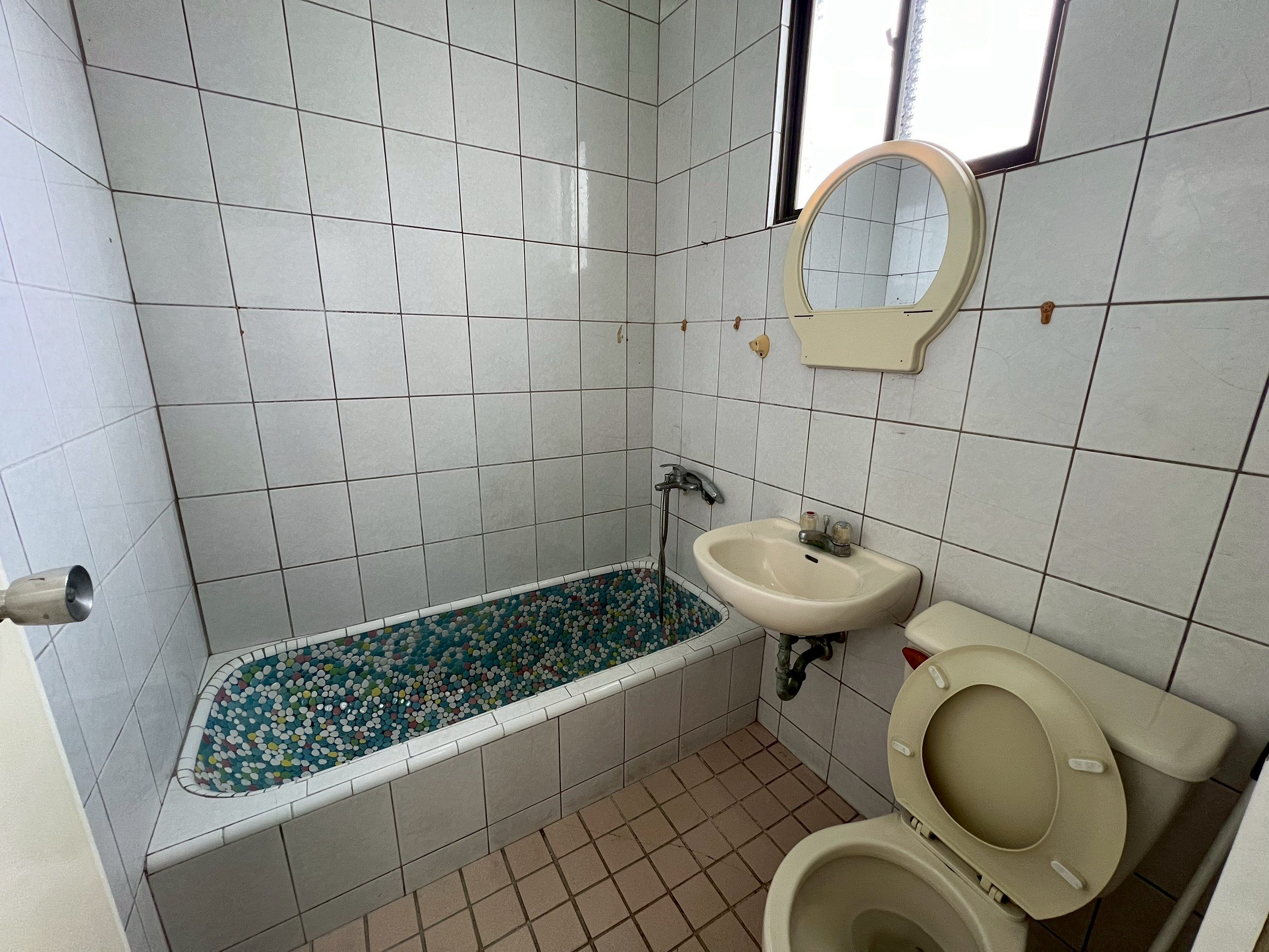 LINE_ALBUM_中正路賺錢金店住_250508_10