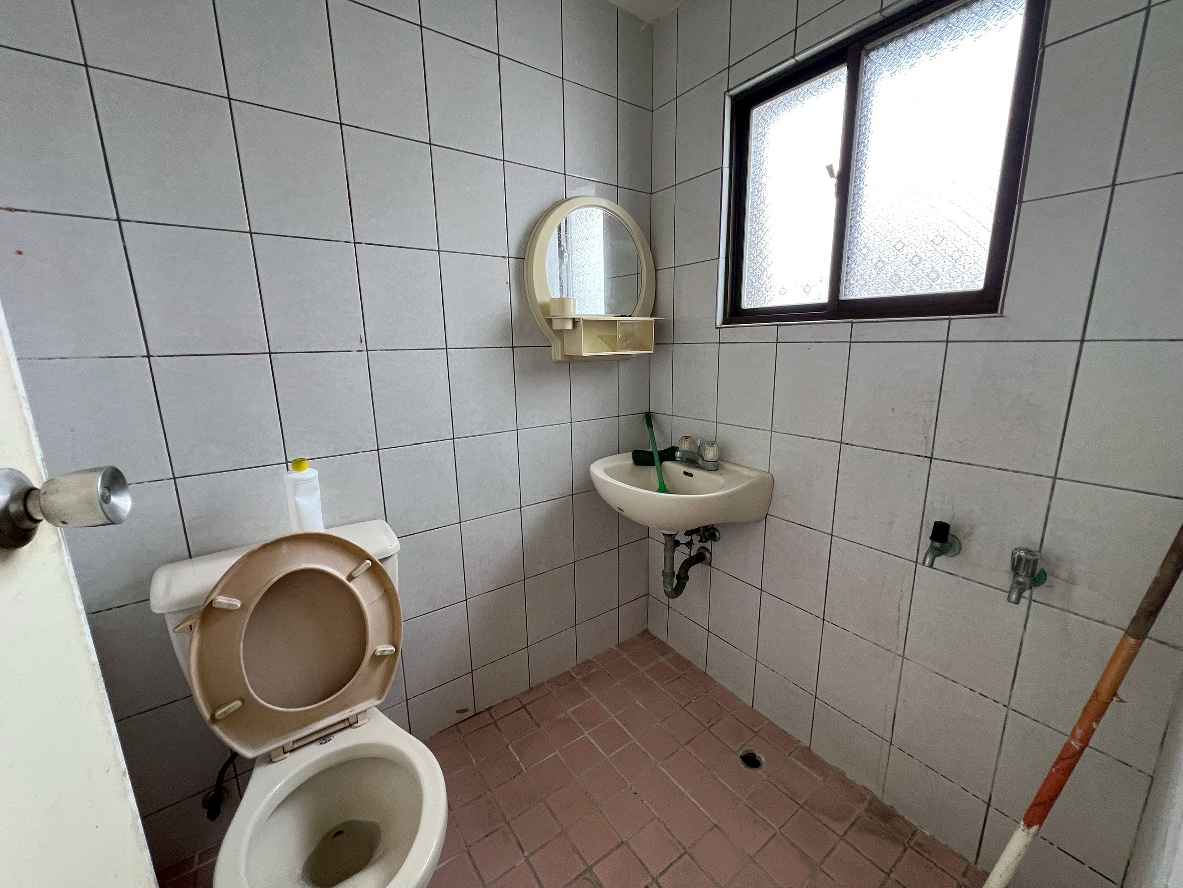 LINE_ALBUM_中正路賺錢金店住_250508_12