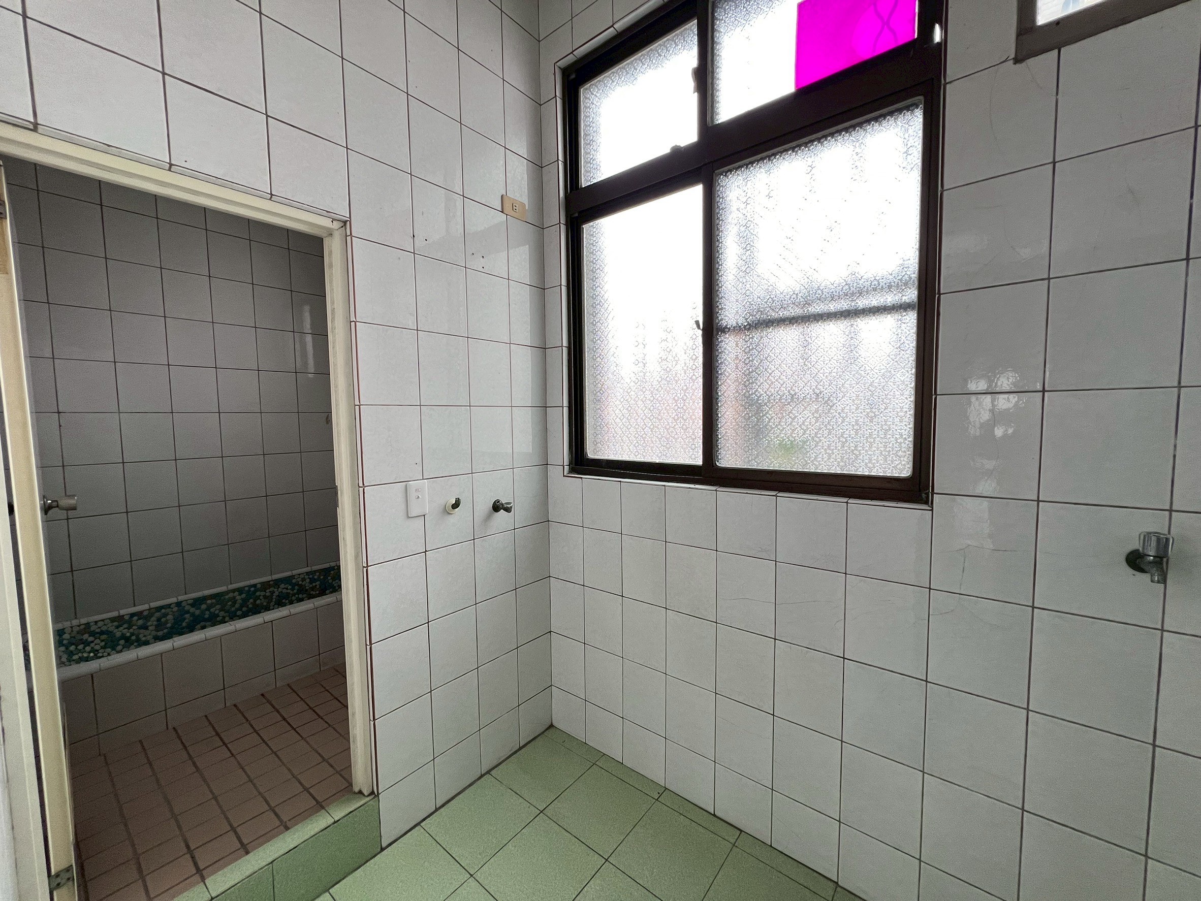 LINE_ALBUM_中正路賺錢金店住_250508_9