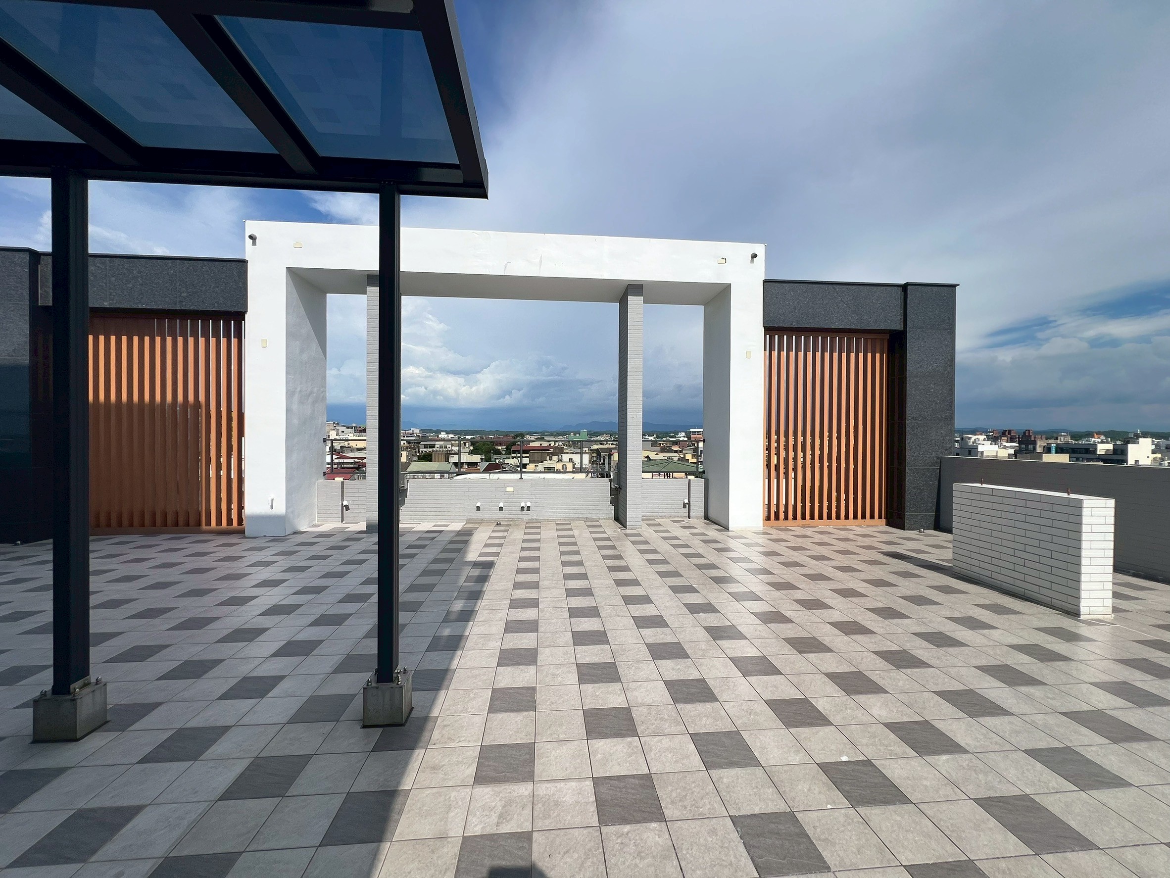 LINE_ALBUM_新化市場寬敞透天_250912_2