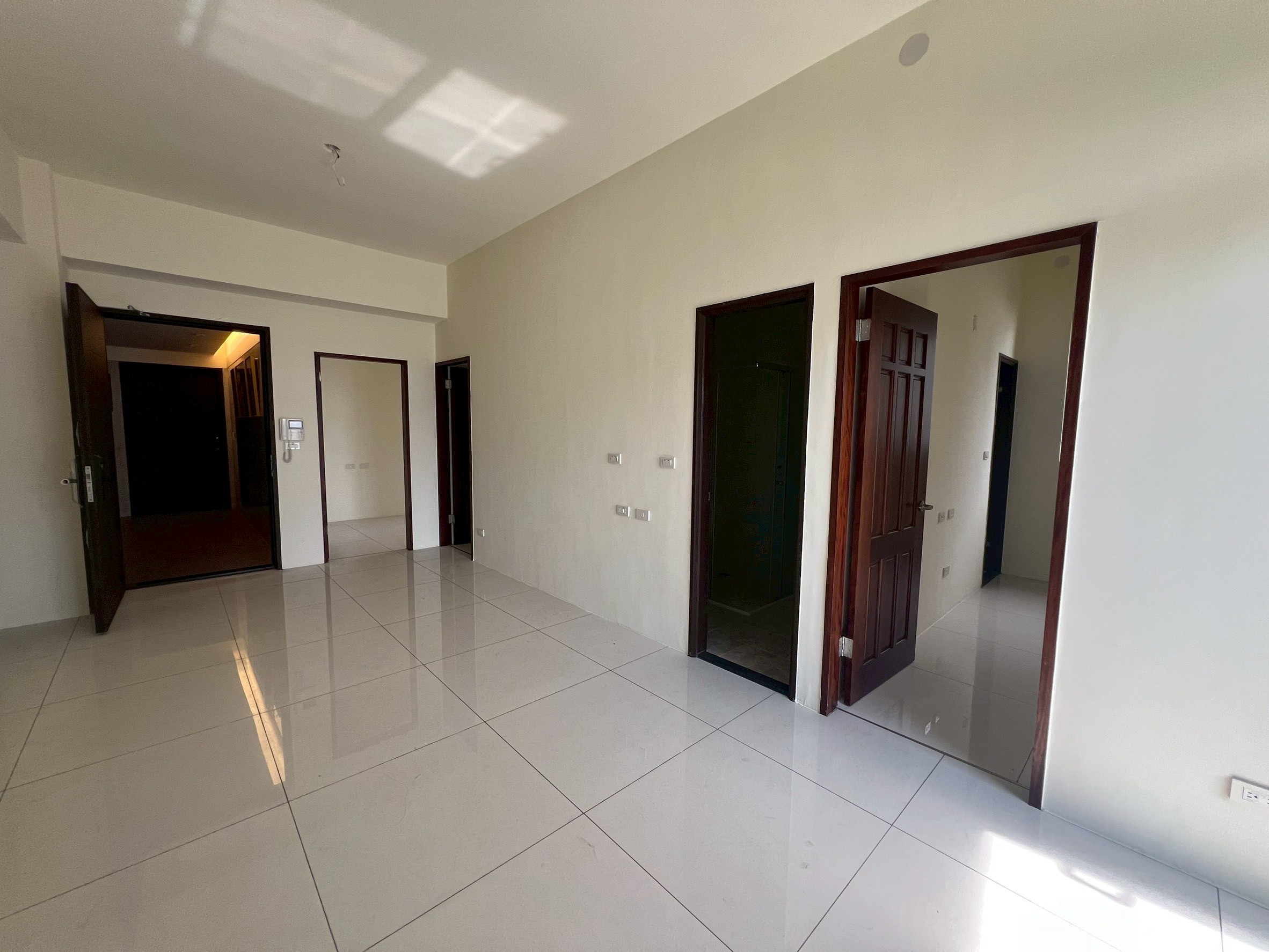 LINE_ALBUM_金玉建設（2樓之三、3樓之三，共兩戶）_250912_14