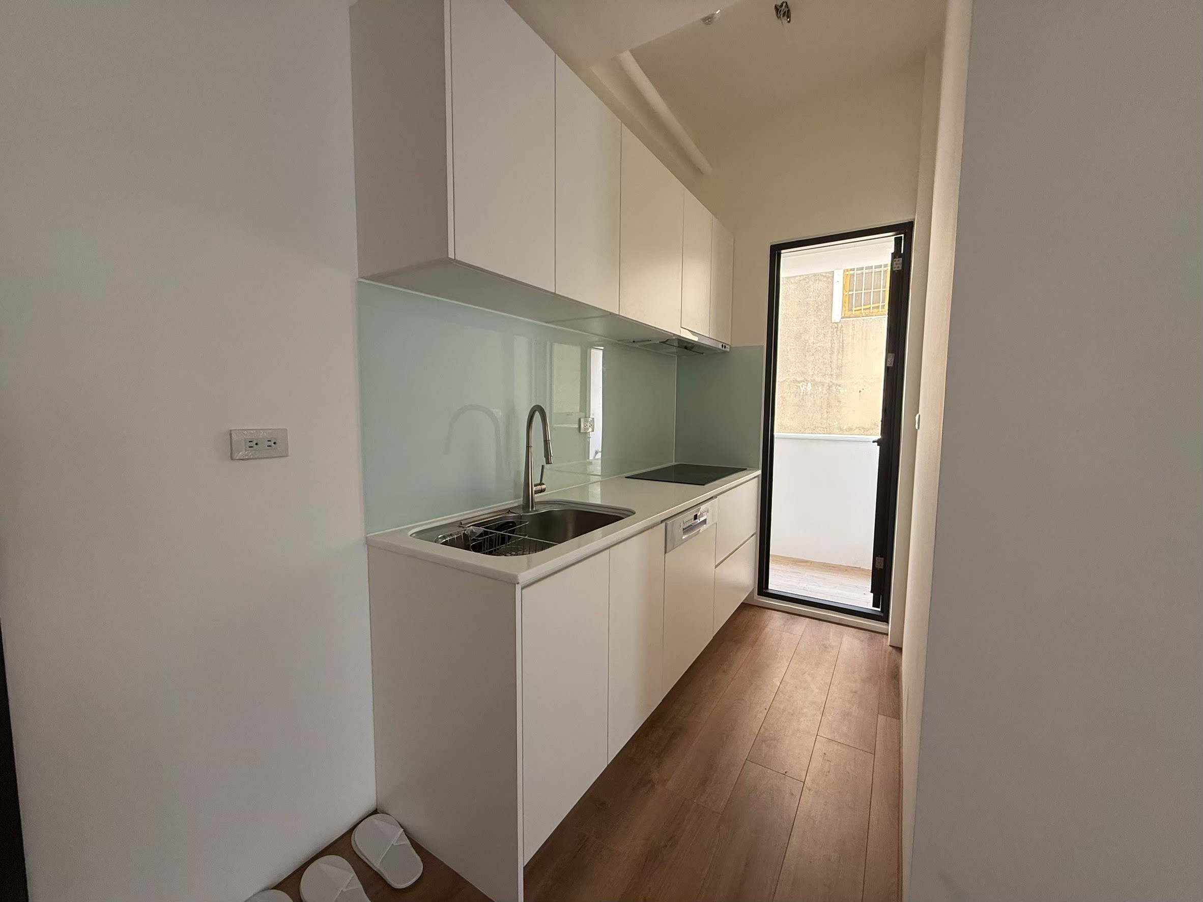 LINE_ALBUM_善化區復興街48巷1號2F-1(雪樹6）_251113_1