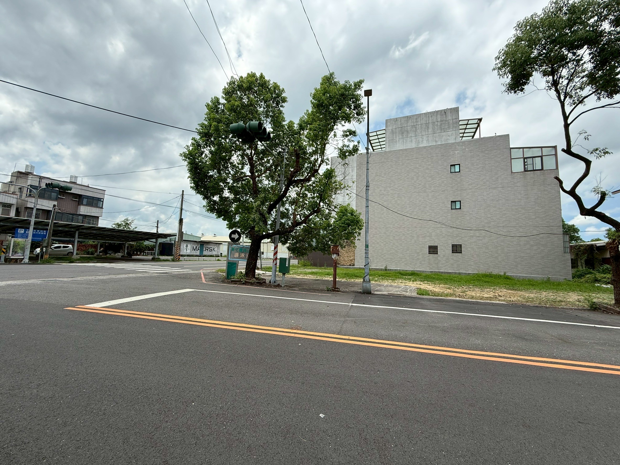 LINE_ALBUM_新化區新豐段 （體育公園轉交） 商業建地_250629_3