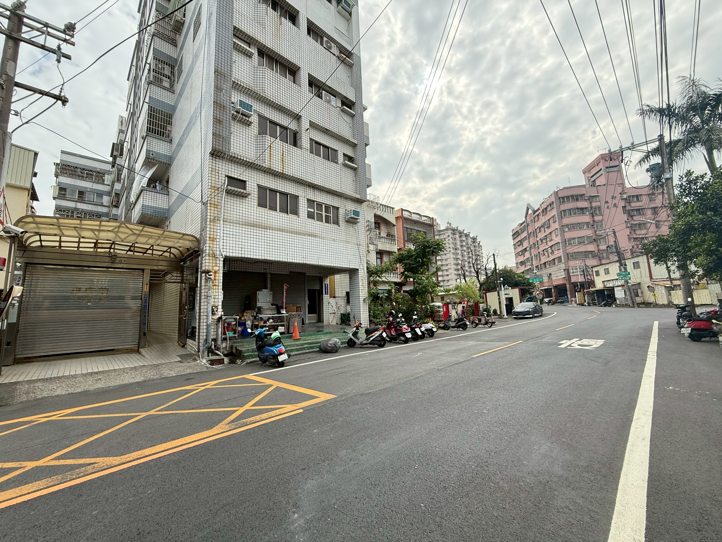 LINE_ALBUM_大寮區山頂路81號二樓_251224_21