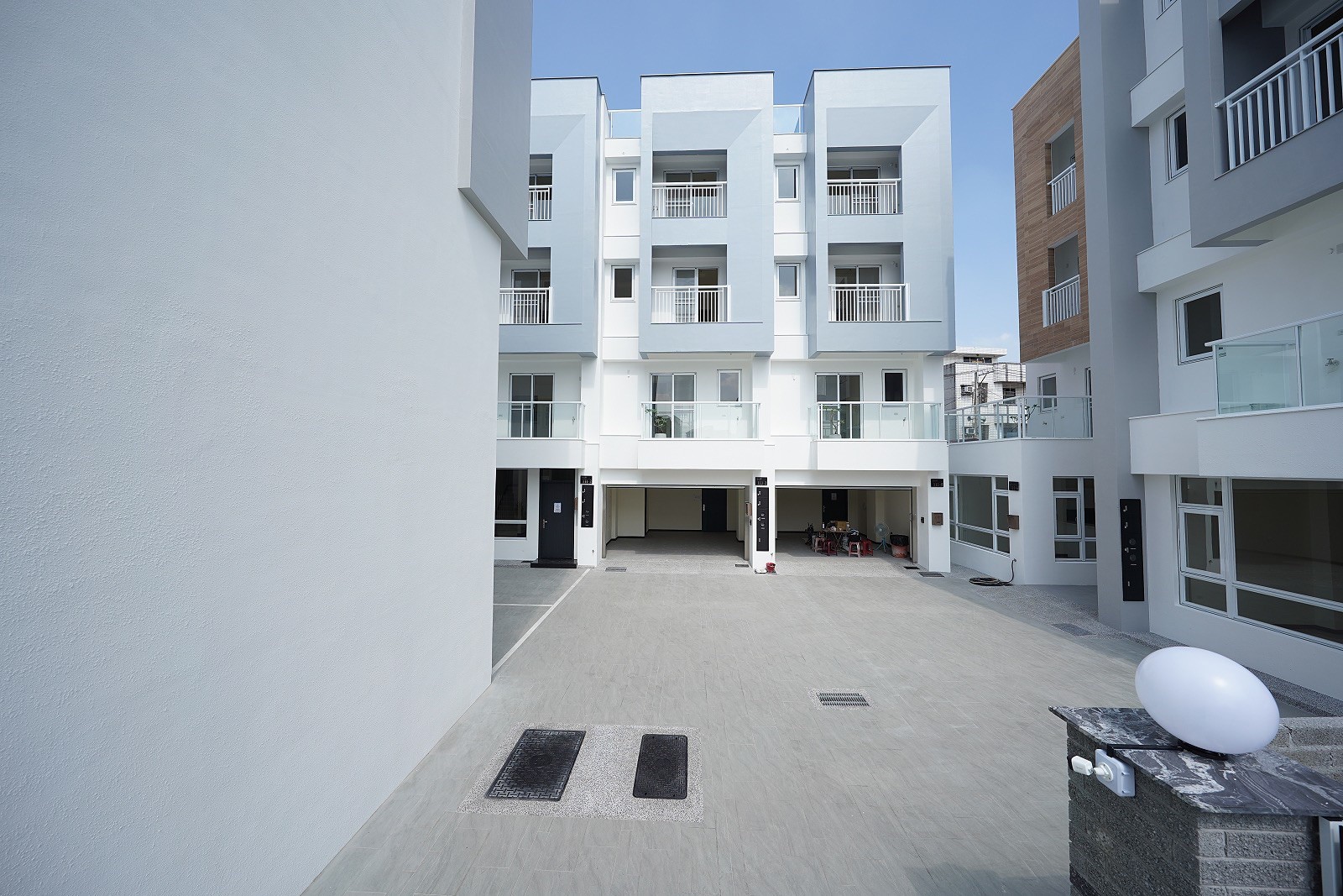 LINE_ALBUM_居易白_251125_1